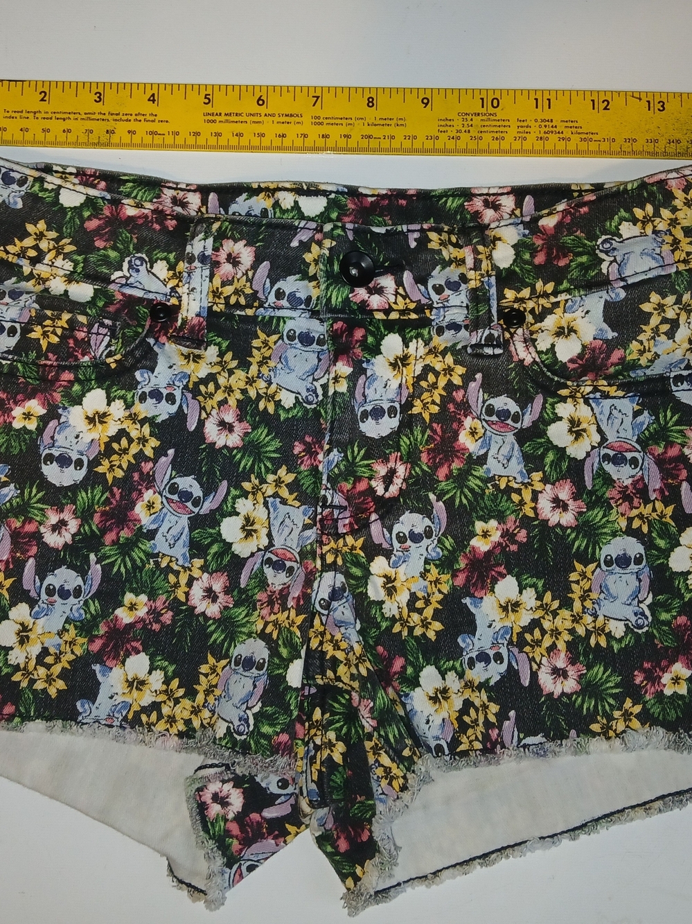 Disney Lilo Stitch Juniors Denim Shorts Size 3 Black Hawaiian Stretch Raw Hem